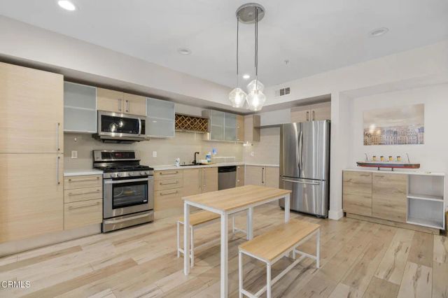 1234 Wilshire Boulevard 330, Los Angeles, CA 90017