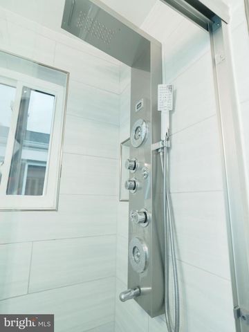 2412 SKYLAND PL SE, Washington, DC 20020