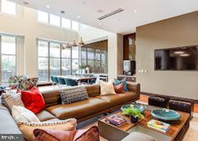 2412 SKYLAND PL SE, Washington, DC 20020