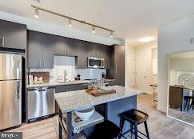 2412 SKYLAND PL SE, Washington, DC 20020