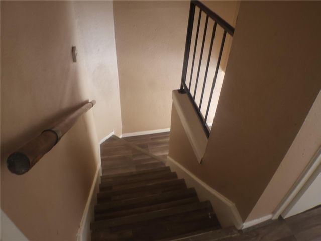 7700 Creekbend Drive 33, Houston, TX 77071