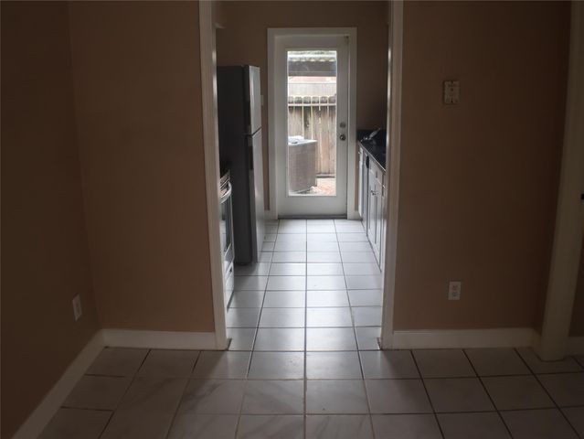 7700 Creekbend Drive 33, Houston, TX 77071