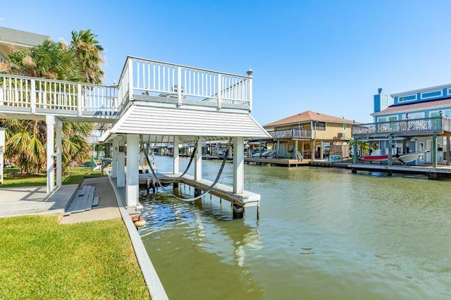 21911 Guadalupe Drive, Galveston, TX 77554