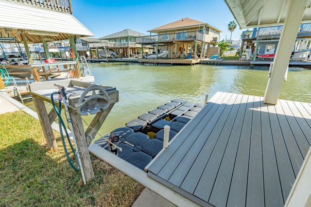 21911 Guadalupe Drive, Galveston, TX 77554