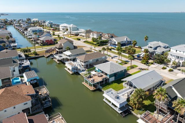 21911 Guadalupe Drive, Galveston, TX 77554