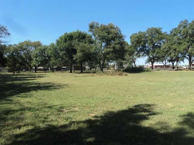 450 County Road 4225, Bonham, TX 75418