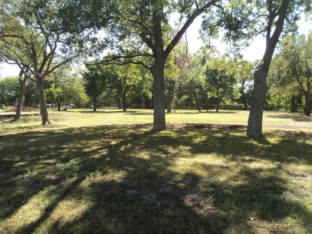 450 County Road 4225, Bonham, TX 75418