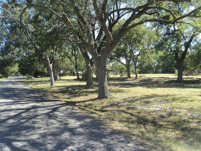 450 County Road 4225, Bonham, TX 75418