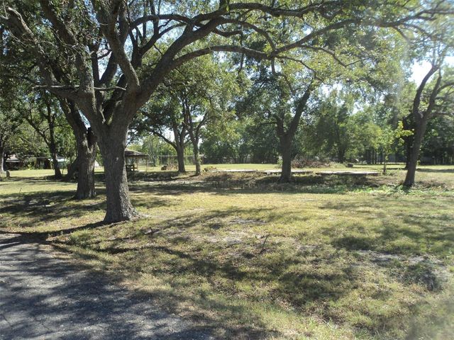 450 County Road 4225, Bonham, TX 75418