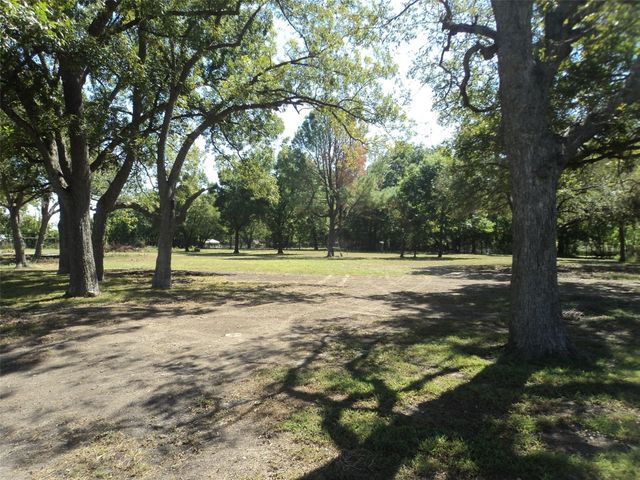 450 County Road 4225, Bonham, TX 75418