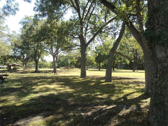 450 County Road 4225, Bonham, TX 75418