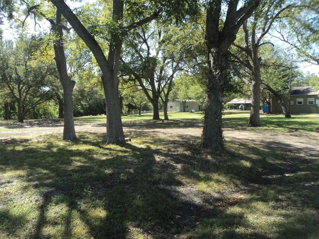 450 County Road 4225, Bonham, TX 75418