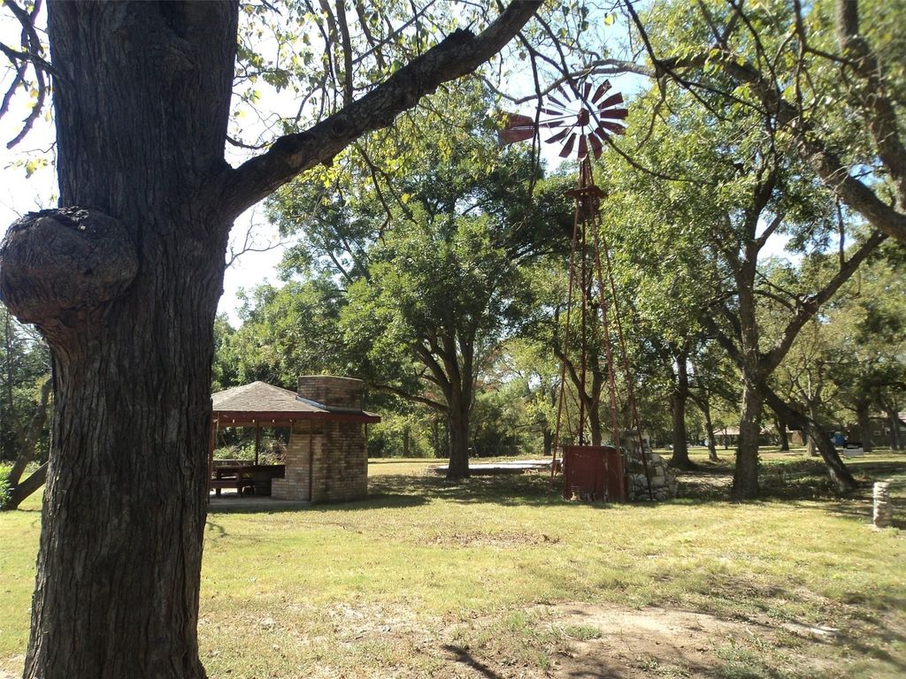 450 County Road 4225, Bonham, TX 75418