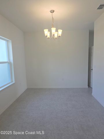 530 Breakwater Street SE, Palm Bay, FL 32909