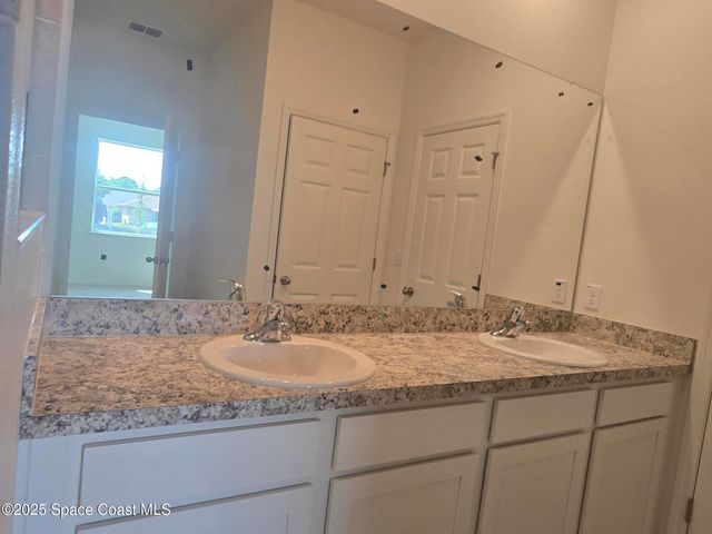 530 Breakwater Street SE, Palm Bay, FL 32909