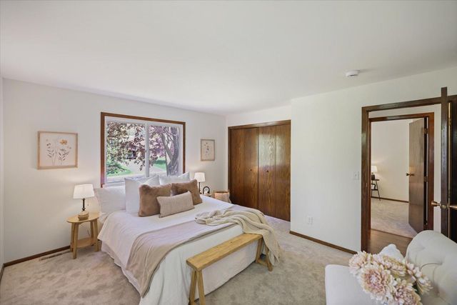 4497 Evergreen Drive, Vadnais Heights, MN 55127