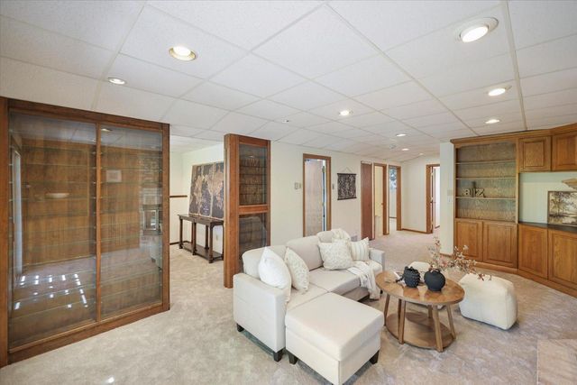 4497 Evergreen Drive, Vadnais Heights, MN 55127