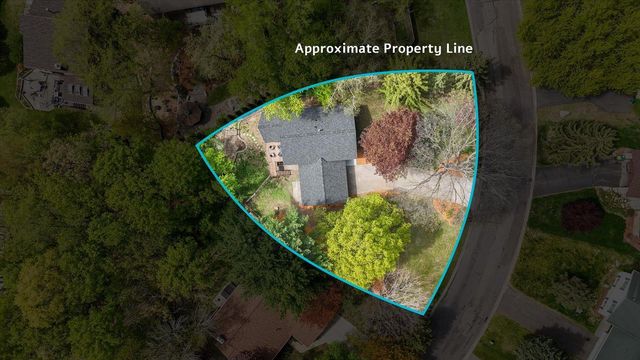 4497 Evergreen Drive, Vadnais Heights, MN 55127