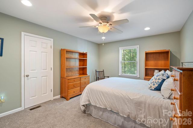 200 35th Avenue NW 5, Hickory, NC 28601