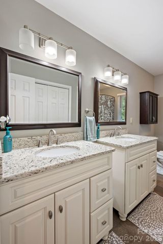 200 35th Avenue NW 5, Hickory, NC 28601