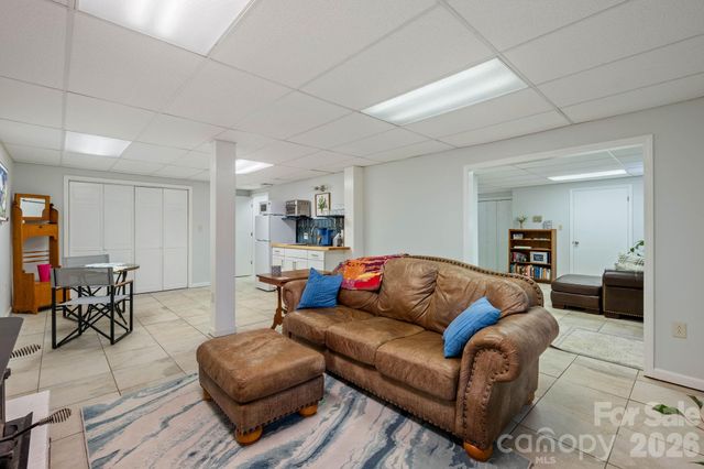 200 35th Avenue NW 5, Hickory, NC 28601