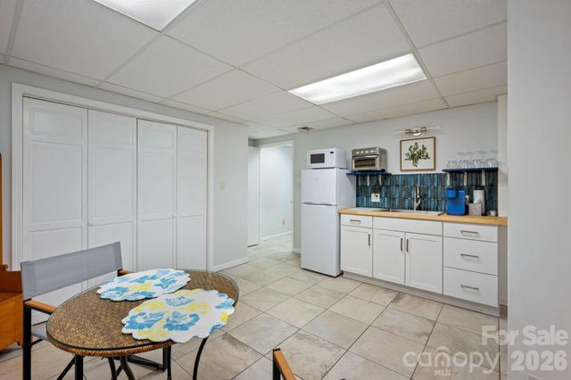 200 35th Avenue NW 5, Hickory, NC 28601
