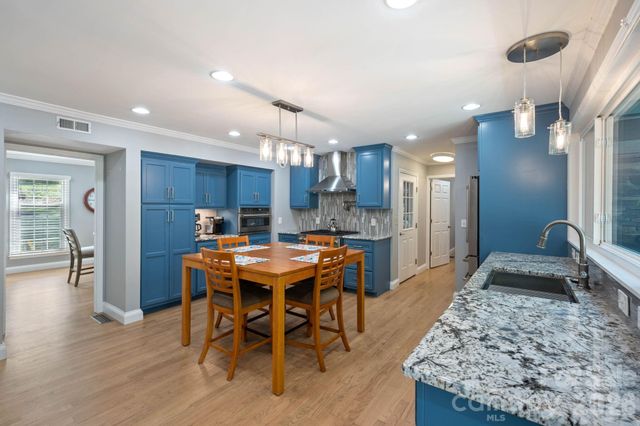 200 35th Avenue NW 5, Hickory, NC 28601