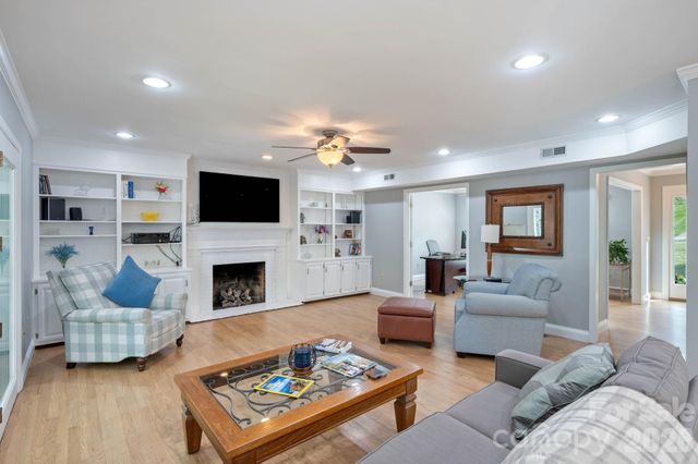 200 35th Avenue NW 5, Hickory, NC 28601