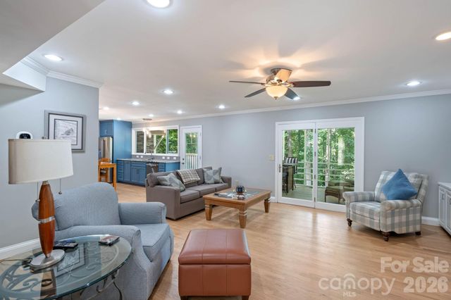200 35th Avenue NW 5, Hickory, NC 28601