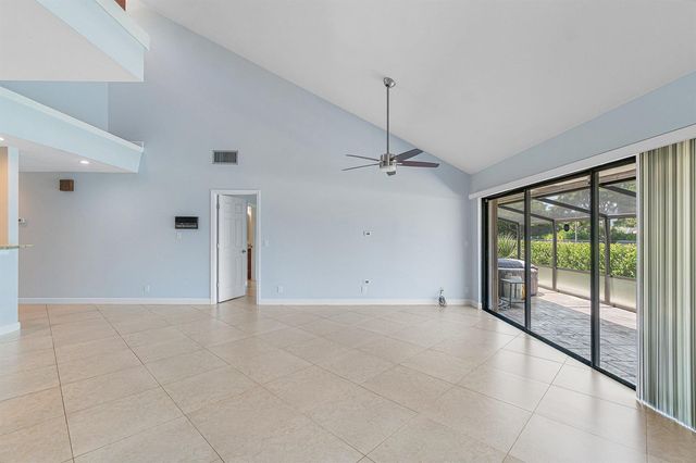 6850 NW 2ND Avenue 18, Boca Raton, FL 33487