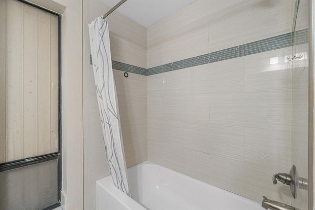 6850 NW 2ND Avenue 18, Boca Raton, FL 33487