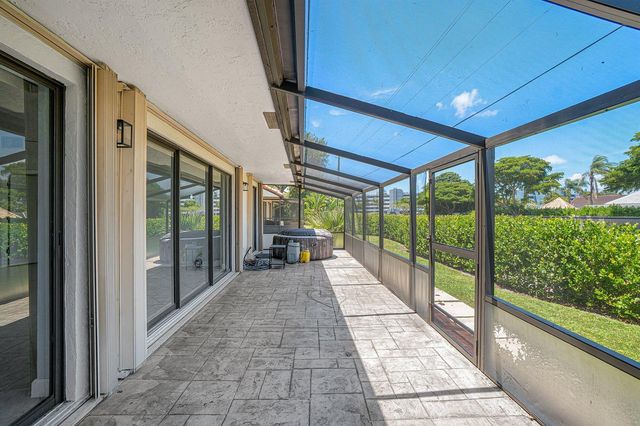 6850 NW 2ND Avenue 18, Boca Raton, FL 33487