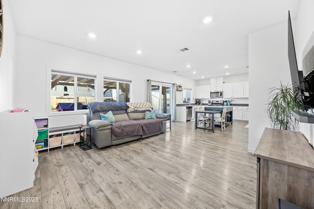 1383 Old Barn Road, Sparks, NV 89436