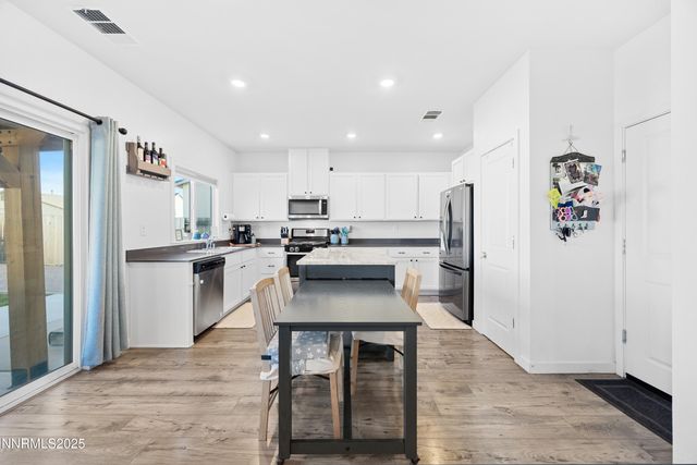 1383 Old Barn Road, Sparks, NV 89436