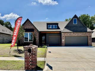 807 E Jacksonville Street, Broken Arrow, OK 74012