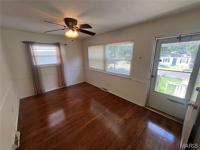 160 Barto Drive, St Louis, MO 63135