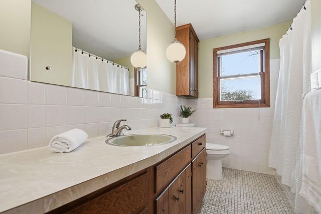 3713 Sun Terrace, White Bear Lake, MN 55110