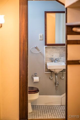 104 Burlingame Road, Syracuse, NY 13203