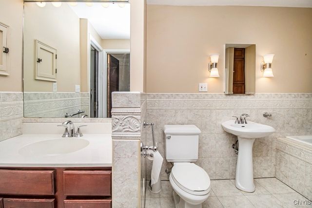 104 Burlingame Road, Syracuse, NY 13203