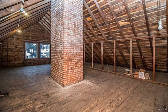 104 Burlingame Road, Syracuse, NY 13203