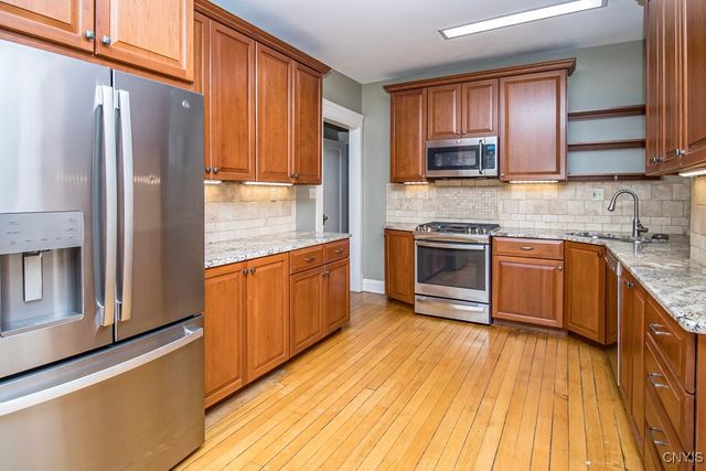 104 Burlingame Road, Syracuse, NY 13203