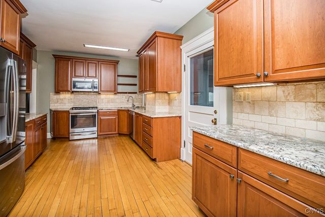 104 Burlingame Road, Syracuse, NY 13203