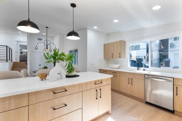 9921 Westwanda Drive, Beverly Hills, CA 90210