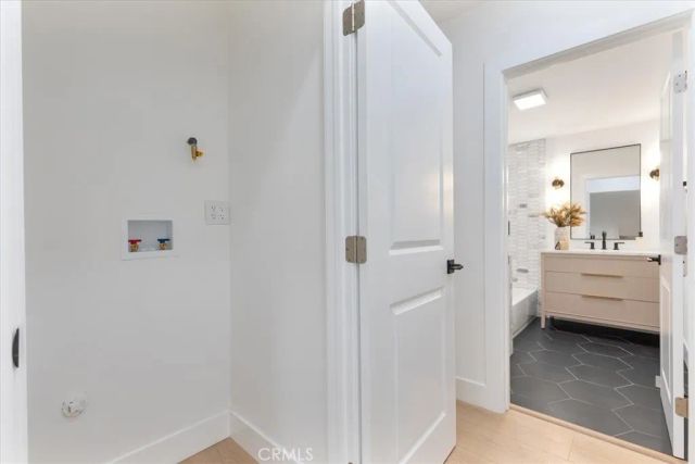 9921 Westwanda Drive, Beverly Hills, CA 90210