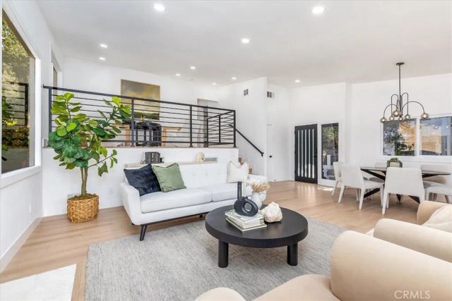 9921 Westwanda Drive, Beverly Hills, CA 90210