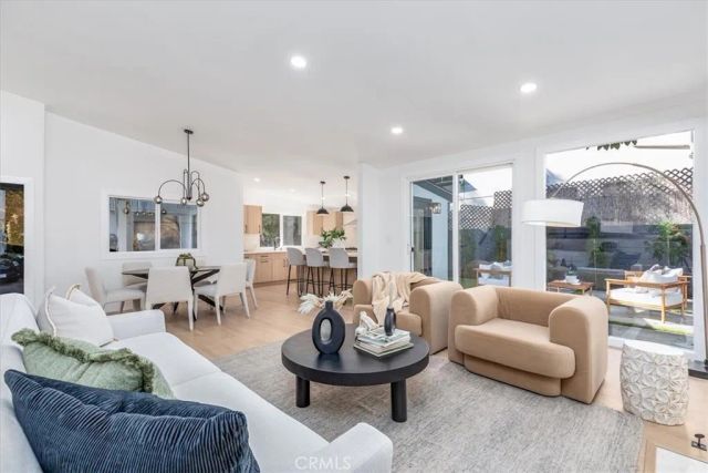 9921 Westwanda Drive, Beverly Hills, CA 90210