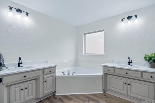582 Crepe Myrtle Loop, Cabot, AR 72023