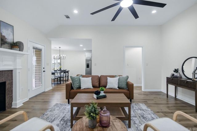 582 Crepe Myrtle Loop, Cabot, AR 72023