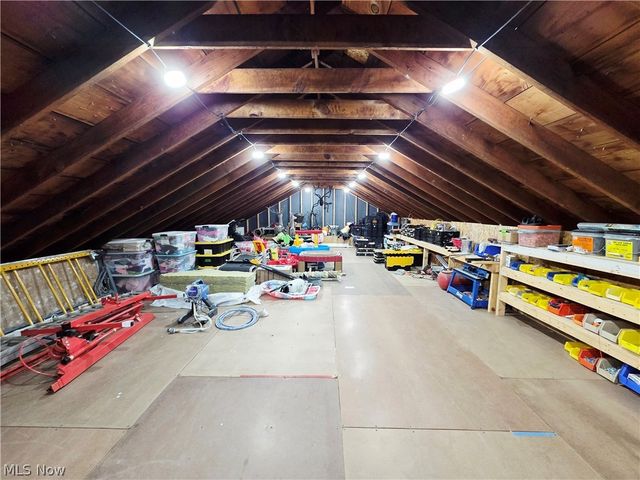 5869 Oberlin Road, Amherst, OH 44001