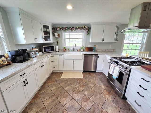 5869 Oberlin Road, Amherst, OH 44001